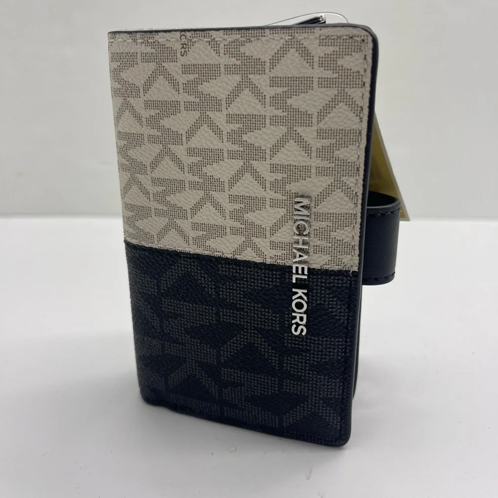 MICHAEL KORS Jet Set Travel Md Bifold Zip Signature Logo Wallet Black Multi NWT